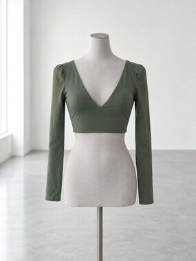 Lululemon V-Neck Long Sleeve Workout Top Green NWT